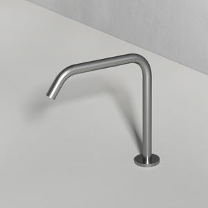 caño para lavabo de metal