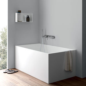 bañera cuadrada
