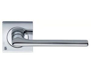 tirador de puerta