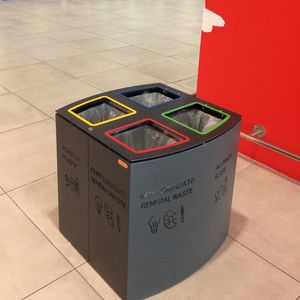 cubo de basura público