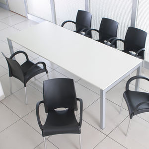 mesa contemporánea