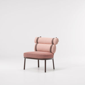 sillón bajo contemporáneo / de tejido / de aluminio / con cojín amovible