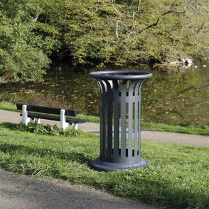 cubo de basura público