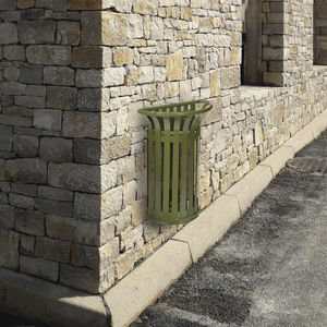 cubo de basura público