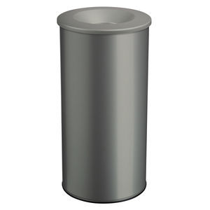 cubo de basura de metal