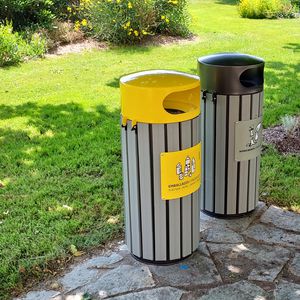 cubo de basura público