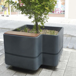 jardinera de madera exótica