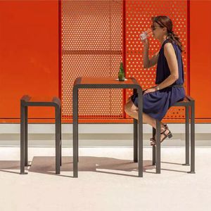 taburete de bar contemporáneo / de chapa de madera / de acero / de exterior