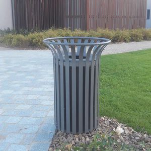 cubo de basura público