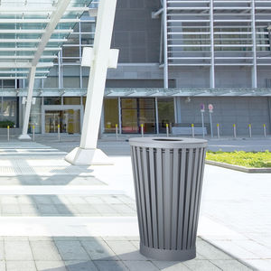 cubo de basura público