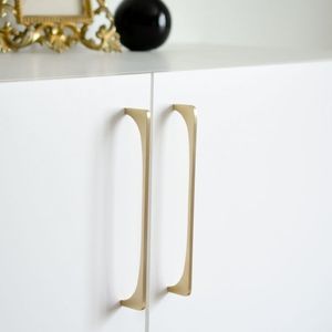 tirador para mueble de latón cepillado