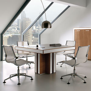 mesa de reuniones contemporánea