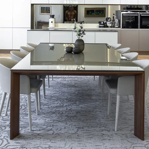 mesa de comedor contemporánea