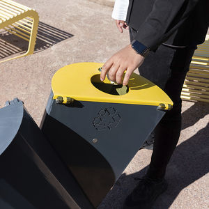 cubo de basura público