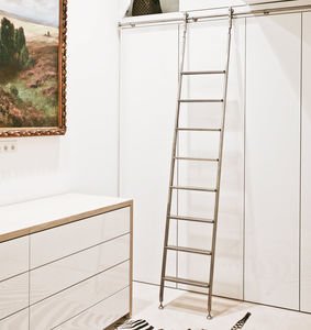 escalera elevada corredera