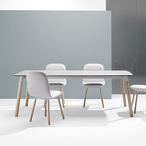 mesa contemporánea
