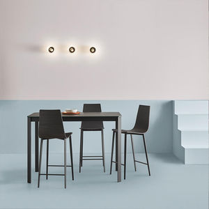 mesa alta contemporánea