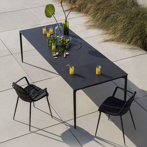 mesa de comedor contemporánea