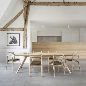 mesa de comedor contemporánea