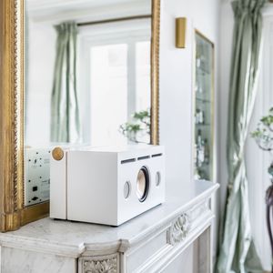 altavoz de estantes
