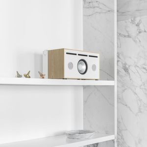 altavoz de estantes