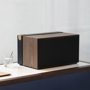 altavoz de estantes