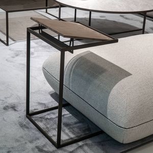 mesa de ordenador. de pie