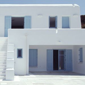 puerta de entrada / plegable / de madera / de seguridad