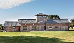 casa prefabricada / clásica / MOB / con armazón de madera