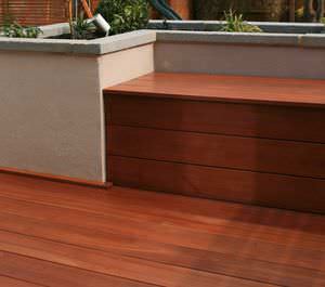 tarimas de exterior de madera de frondosa