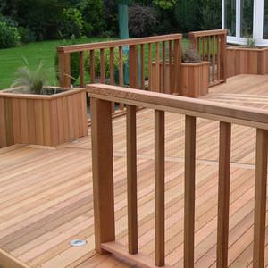 barandilla de madera / con barrotes / de exterior / para terraza