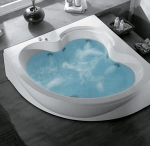 bañera de esquina