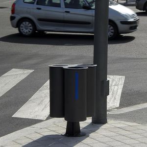 cubo de basura público