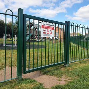 puerta para jardín de acero con revestimiento en polvo