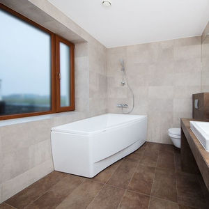 bañera de esquina