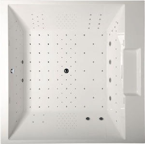 bañera cuadrada