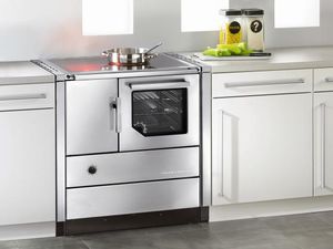 cocina con horno de leña