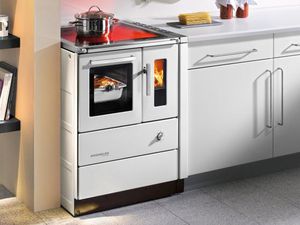 cocina con horno de leña