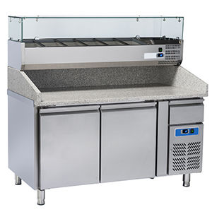 mesa de preparación para pizza