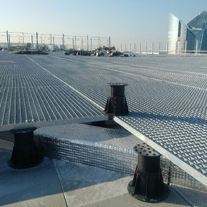pedestal para terraza de exterior / de polipropileno / para el sector servicios / ajustable