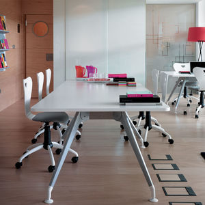 mesa de reuniones contemporánea