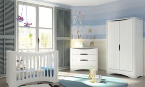 habitación para niños blanca / de bebé