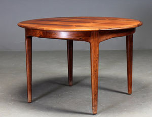 mesa de comedor de diseño escandinavo
