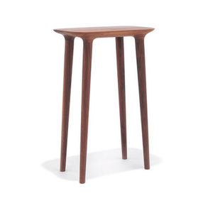 taburete de bar de diseño escandinavo