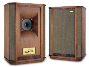 altavoz de estantes