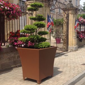 jardinera de acero Corten
