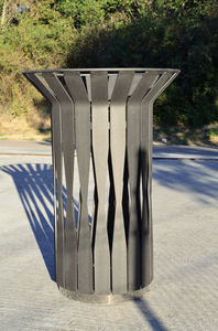 cubo de basura público