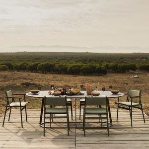 mesa de comedor contemporánea