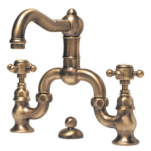 grifo mezclador para lavabo / de libre instalación / de latón / de baño