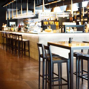 silla de bar contemporánea